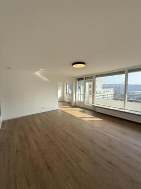 Foto - Sanierte 2 ZKB-Wohnung, Balkon, Aufzug & Garage im Herzen von Siegen!