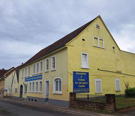 Foto - riesiges Wohnhaus - 380.000,00&nbsp;EUR Kaufpreis, ca.&nbsp; 1.000,00&nbsp;m&sup2;