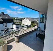 Helle Eigentumswohnung mit Blick Richtung Hennesee GarageBalkon - Meschede
