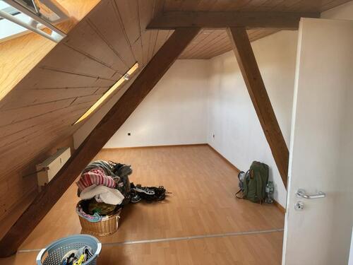 Foto - Dachgeschosswohnung - 600,00 EUR Kaltmiete,