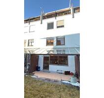 Pures Wohngefühl, 3,5-Zimmer-Maisonettewohnung mit Haus-im-Haus-Charakter, Terrasse & Garten - Höhenkirchen-Siegertsbrunn