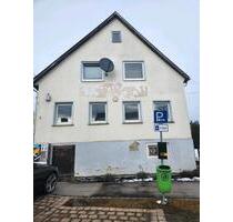 Grosses Haus mit Scheune.Ideal für Handwerksfirma.In Laichingen