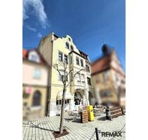 Stilvoll wohnen im Zentrum: 3-Zimmer-Wohnung mit Altbauflair am Marktplatz - Bad Rodach
