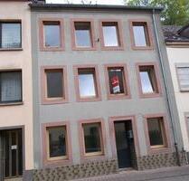 Haus in Neuerburg - 6 Zimmer, Küche ,2 x Bad, Nebengebäude - Bollendorf