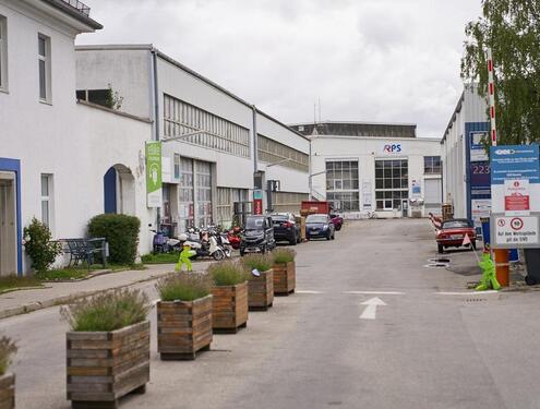 Foto - Flexible Gewerbefläche mit 8,50 m Deckenhöhe, Starkstrom und Wasseranschluss