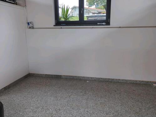 Foto - Stellplatz für Motorrad im Winter