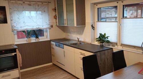 Foto - Haus, teilmöbliert, auf Zeit zu vermieten