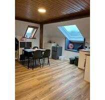 Charmante Einliegerwohnung mit Carport und eigenem Gartenbereich - Hambergen