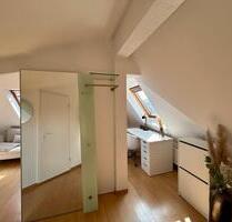 Helle Einzimmerwohnung mit Möbelübernahme - Homburg