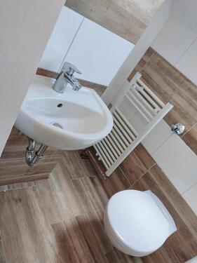 Foto - Schön geschnittene 2 Zimmer-Dachgeschoss-Wohnung mit neuem Bad!