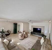 Stilvolle, Kernsanierte 3-4 Zimmer-Wohnung mit großem Balkon - Köln Heimersdorf
