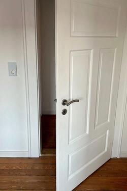 Foto - Renovierte 3-Zimmer-Altbauwohnung im 1.OG mit EBK und Balkon