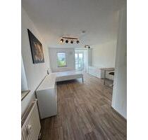 Voll möblierte EG - Wohnung mit neuer EBK und Wintergarten im EG -- TG-Stellplatz ** Top ** - Weiden in der Oberpfalz