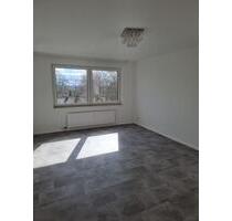 Frisch modernisierte 5 Zimmer Wohnung ! Ohne Provision! - Frankfurt am Main Bonames