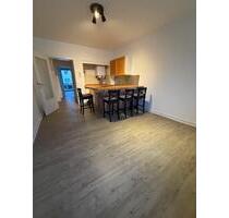 Gemütliche, kleine Studentenbude! Balkon, EBK, neues Bad, zentra - Hildesheim