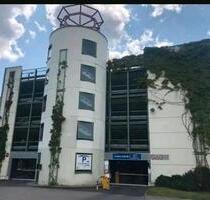 KFZ Stellplatz Parkhaus Parkplatz - Hennigsdorf