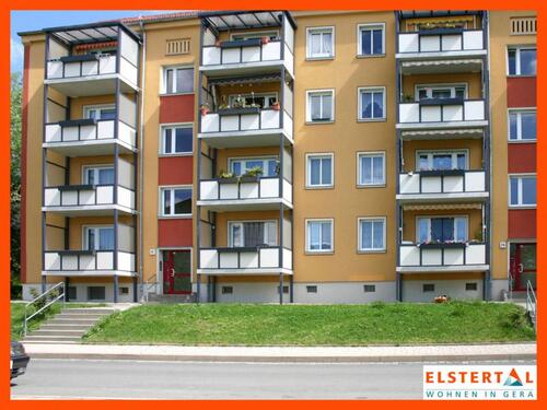 Foto - Ideal für kleine Familien! Moderne Ausstattung Bad mit Wanne Balkon Grünes Umfeld!