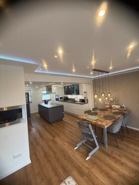 Foto - Ruhig, grün, elegant: Reihen-Eckhaus mit Garten und Wintergarten