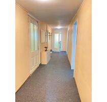 7- Zimmer Wohnung mit Dachterasse, Stellplatz im Zentrum - Herford Diebrock