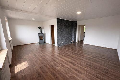 Foto - Schöne 2-Zimmerwohnung mit EBK, Schwedenofen & Blick ins Grüne