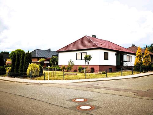 Foto - Einfamilienhaus im Bungalow Style Top Lage Pechanstr. Bohrfeld