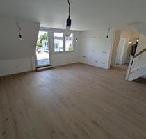 Moderne 2,5-Zimmer Wohnung in Hürth-Kendenich mit Dachterasse