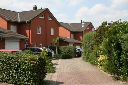 Foto - Doppelhaushälfte mit Garage - 225.000,00 EUR Kaufpreis,