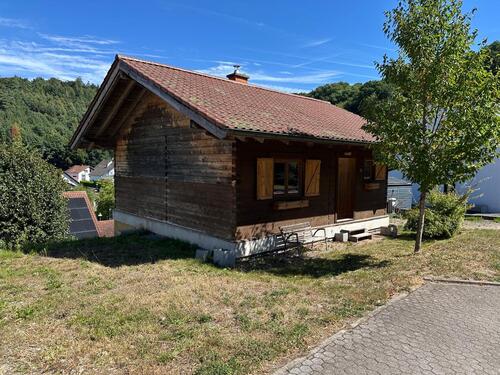 Foto - Freistehendes Holzhaus im Rohbauzustand – Top-Lage