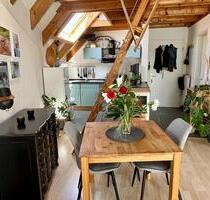 Außergewöhnliche Wohnung mit Empore und Balkon in beliebter Lage - Frankfurt am Main Ginnheim