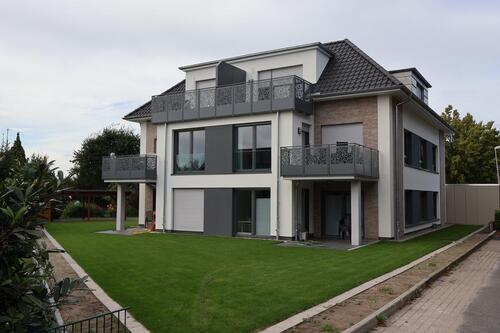 Foto - Moderne Erdgeschosswohnung mit Terrasse und Garten in ruhiger Lage