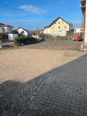 Foto - Offener Stellplatz für Anhänger oder Wohnwagen