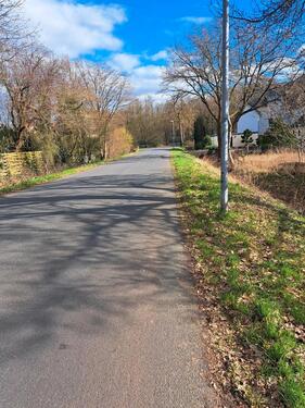 Foto - Eine großzügige Wiese in Burgdorf steht zur Vermietung bereit.