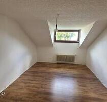 Mietwohnung, 3 Zimmer, Dachgeschoss, 3 Parteienhaus, familiär - Elsdorf