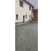 Nette 2 Zimmerwohnung mit Küche u. Bad, grosser Flurbereich - Naumburg (Saale)