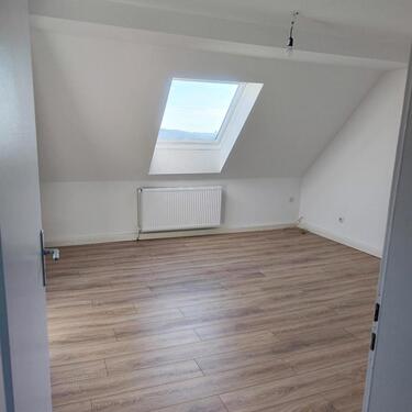 Foto - 4 Zimmer Dachgeschosswohnung - 650,00&nbsp;EUR Kaltmiete, ca.&nbsp; 74,00&nbsp;m&sup2;