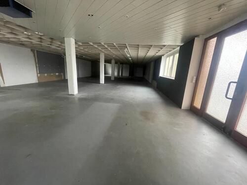 Foto - Großräumige Lager- und Ausstellungsfläche zu vermieten