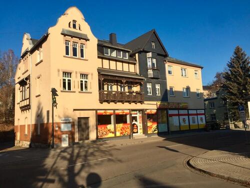 Foto - Großes Wohn- und Geschäftshaus in Thalheim