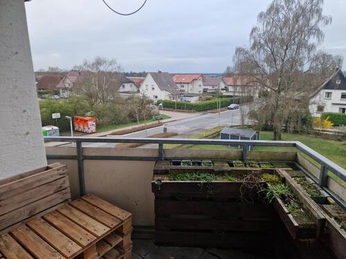 Foto - Große 4-Zimmer-Wohnung mit Balkon in Halle