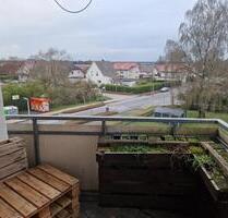 Große 4-Zimmer-Wohnung mit Balkon in Halle