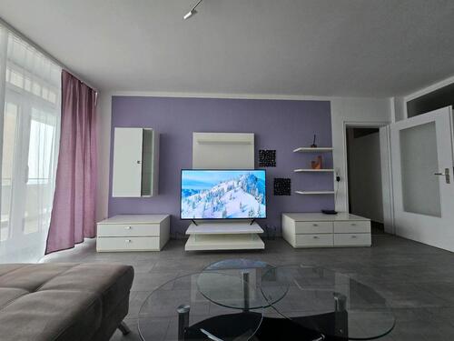 Foto - Geschmackvolle, vollständig renovierte 2-Raum-Wohnung mit EBK in