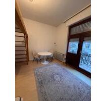 Zimmer mit Bad und Balkon in einer mädchen Wg - Karlsruhe Südstadt