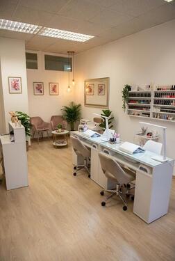 Foto - KOSMETIK NAGELSTUDIO BABERSHOP HOBBYRAUM Fläche zuvermieten