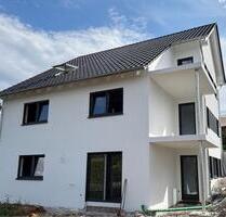 Neuwertige Maisonette-Dachgeschosswohnung mit 2 Balkone - Hargesheim