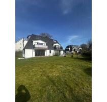 Modern, großzügig, familienfreundlich - 4 Zimmer plus 200 m2 Garten und Kfz-Stellplatz - Hamburg Wandsbek