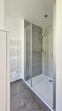 Foto - Kernsaniert mit Dusche, Wanne, Fußbodenheizung, Stellplatz :-)