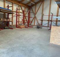 Lagerhalle mit Hochregalen, Stapler vorhanden - Sölden