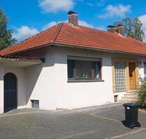 Bungalow und Mehrfamilienhaus auf 800 cm² Grunstück zu Verkaufen - Höxter