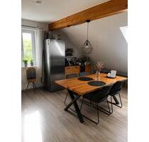 Helle 2-Zimmer-Dachgeschosswohnung in Kleinberghofen - Erdweg
