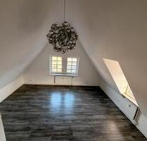 1-Zimmer-DG-Wohnung in Leonberger Altstadt EBK & Garage