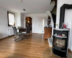 Gepfl. Reihenendhaus mit 5 Zimmern, Balkon+Garage in Knittlingen